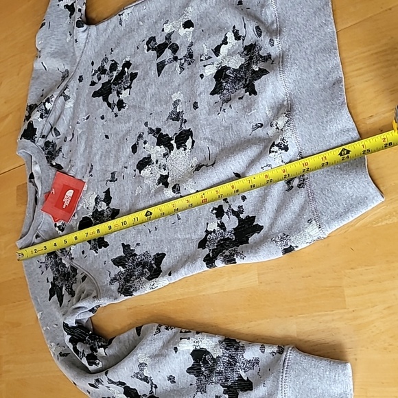 The North Face Women's French Terry Crew Neck Sweatshirt - Picture 5 of 6